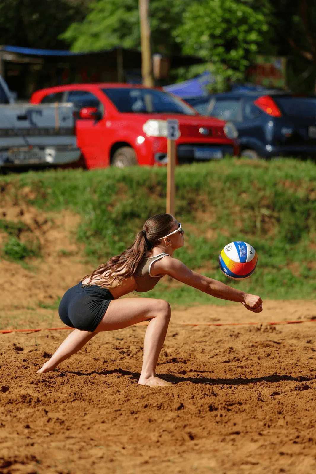 Atleta de vôlei em imagem do app oficial Circuito EVG